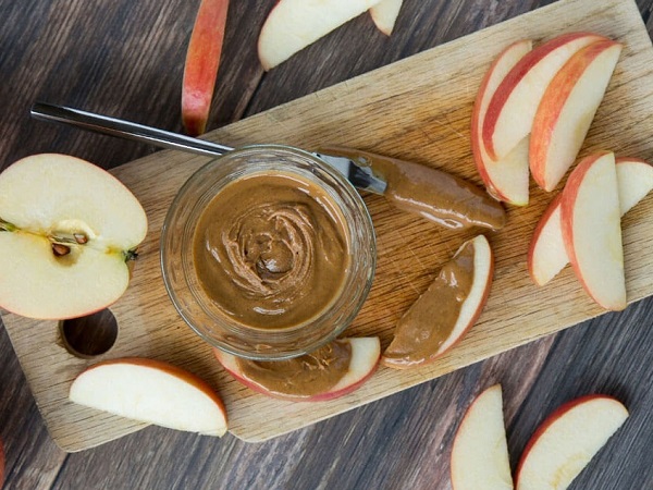 Apple Slices with Peanut Butter