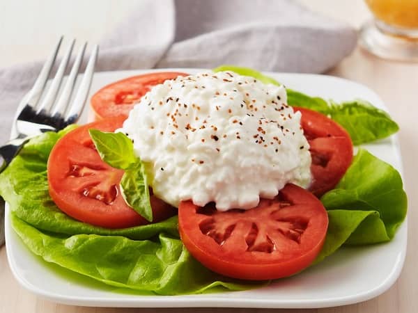 Cottage Cheese with Tomato