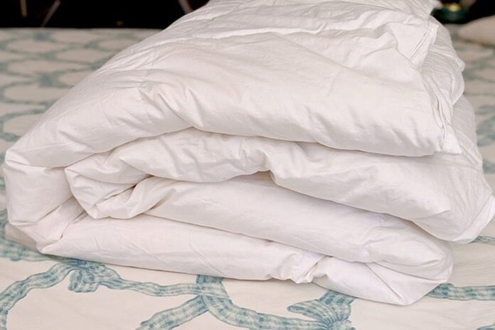 Properly Folding and Positioning Your Comforter